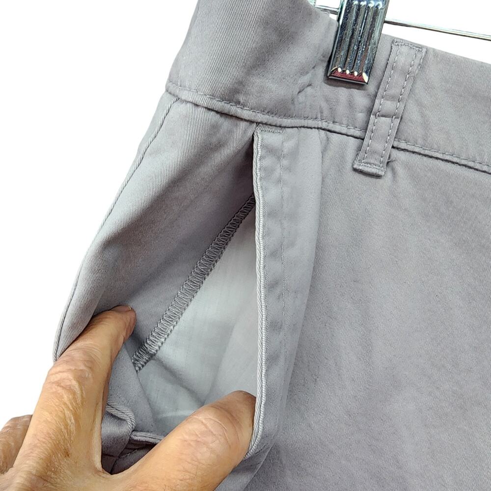 NWT Liz Claiborne Bermuda Shorts Womens 16 Gray Stretch Mid Rise Pockets - Picture 4 of 14